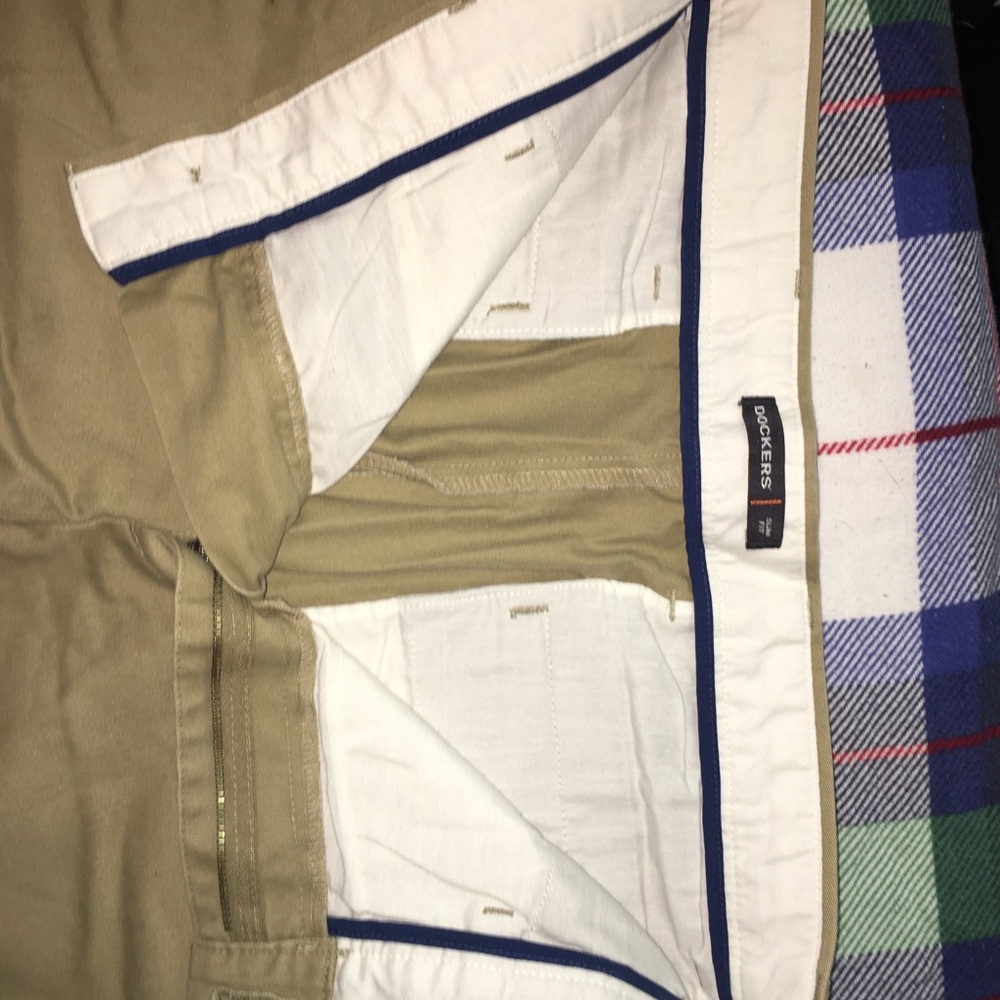 Docker khaki green
